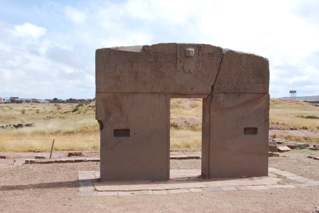 Tiwanaku: la porte du soleil