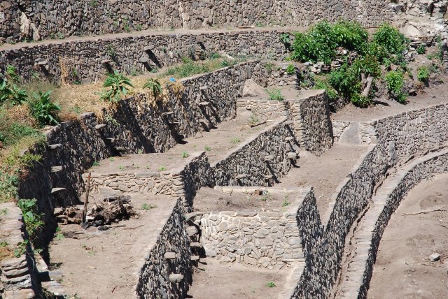 Architecture Inca: intégration des éléments naturels