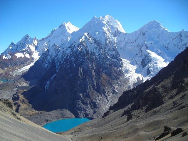 J7: Le massif du Jurau et sa lagune, depuis le col San Antonio
