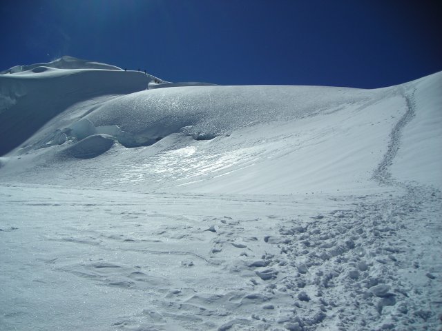 La route vers le sommet, à la descente