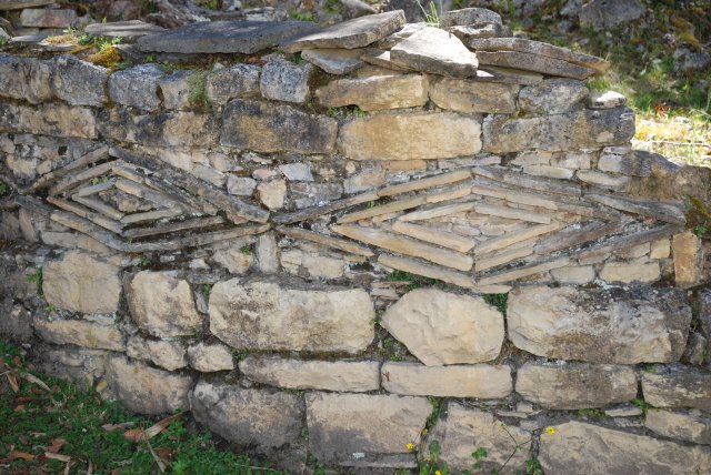 Frises sur une maison