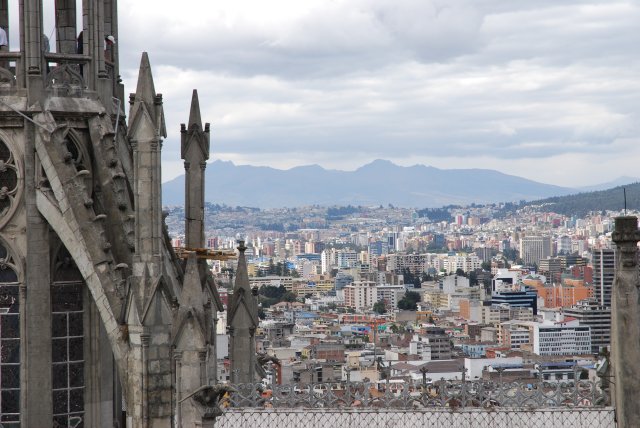 La ville moderne et la basilique